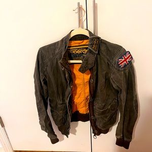 [Rare] SUPERDRY olive green bomber jacket w/interchangeable sleeve patches